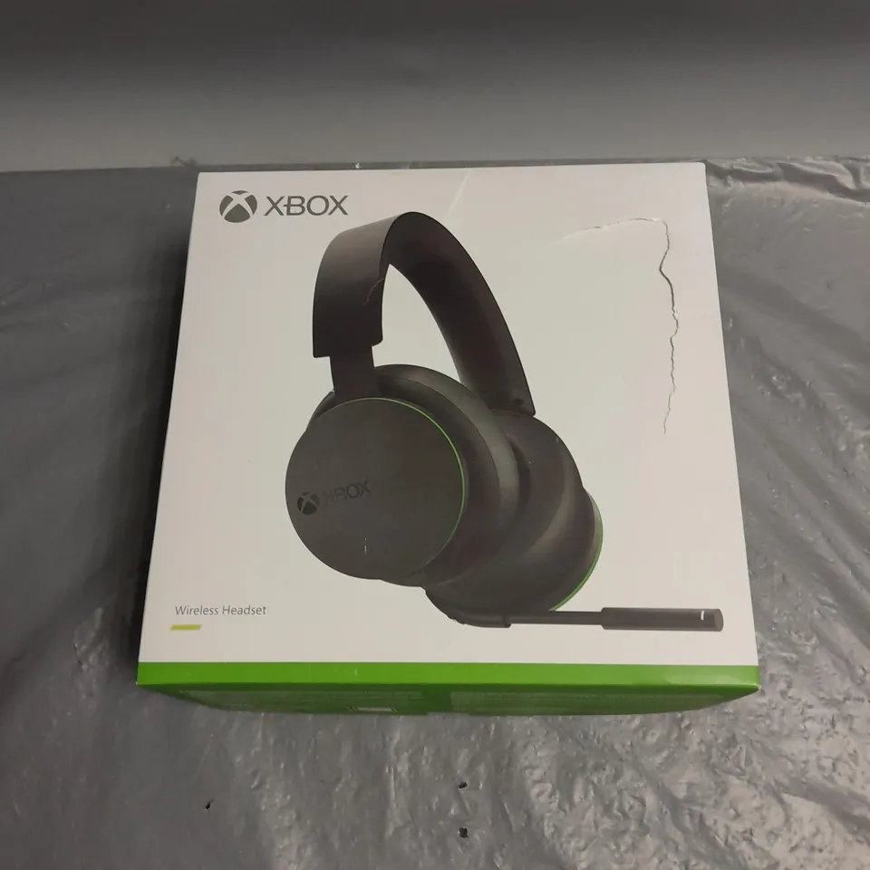 BOXED XBOX WIRELESS HEADSET IN BLACK