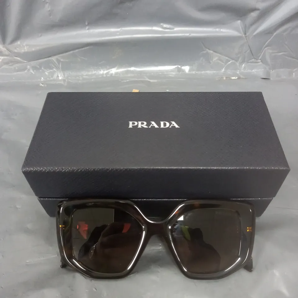 BOXED PRADA IRREGULAR SUNGLASSES 