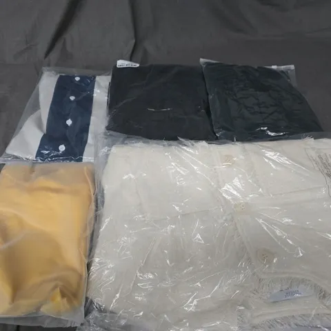 LARGE BOX OF APPROXIMATELY 20 ASSORTED CLOTHING ITEMS IN VARIOUS SIZES, STYLES AND COLOUR