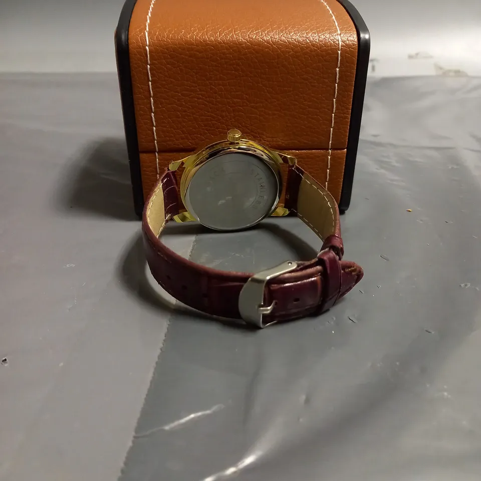 LA BANUS MENS WATCH IN GOLD WITH BURGUNDY TEXTURED LEATHER STRAP 