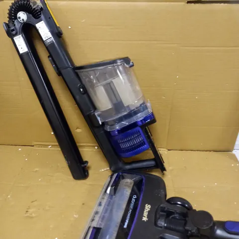 SHARK CORDLESS STICK VACUUM IZ390UKTQ