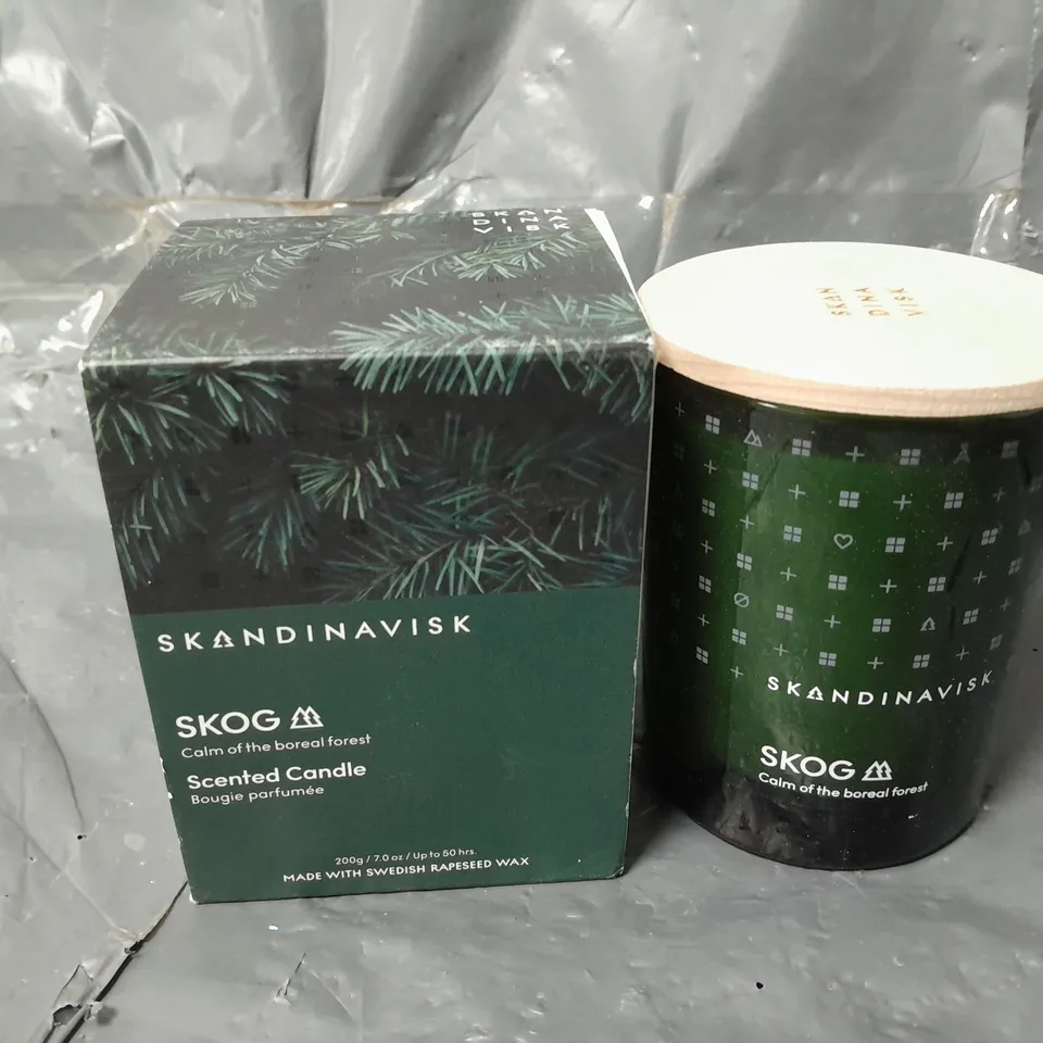 BOXED SKANDINAVISK SKOG SCENTED CANDLE (200g)