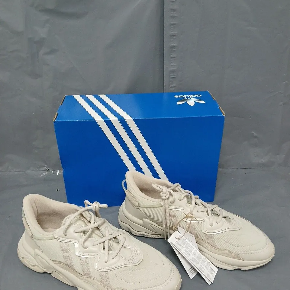 BOXED PAIR OF ADIDAS OZWEEGO CREAM UK 11 