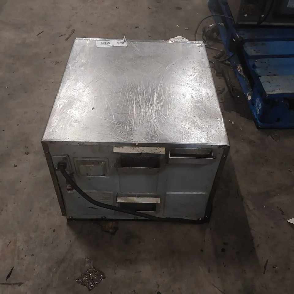 COMMERCIAL MICROWAVE OVEN