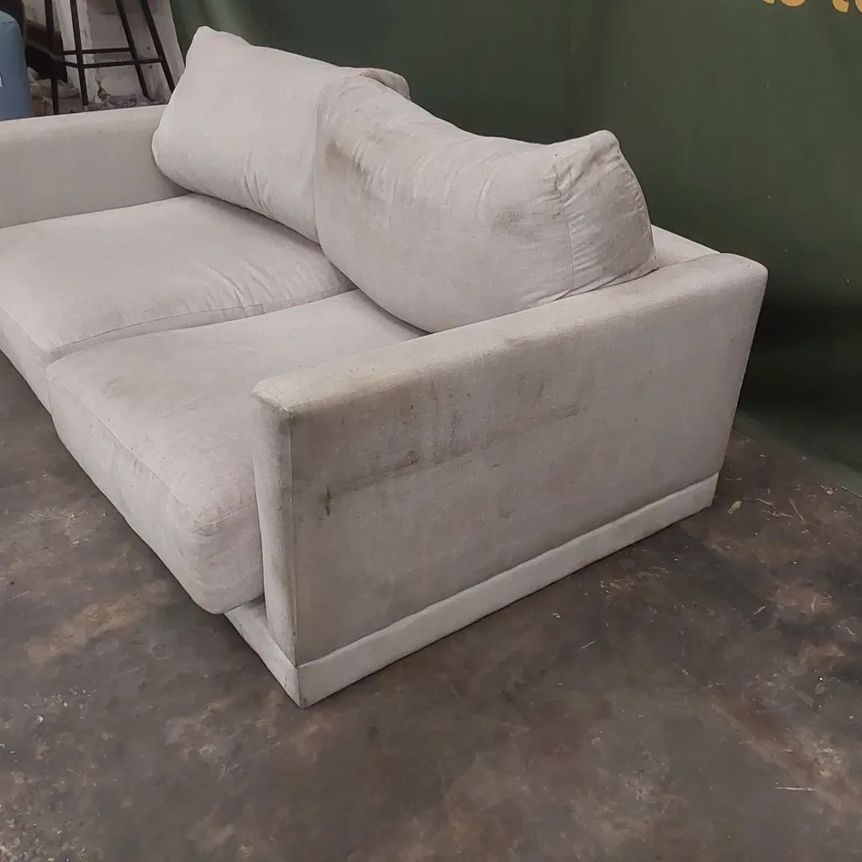 QUALITY DESIGNER 3 SEATER UPHOLSTERED SOFA