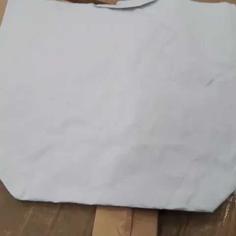 PALLET CONTAINING APPROXIMATELY 2500 WASHABLE PAPER BAGS