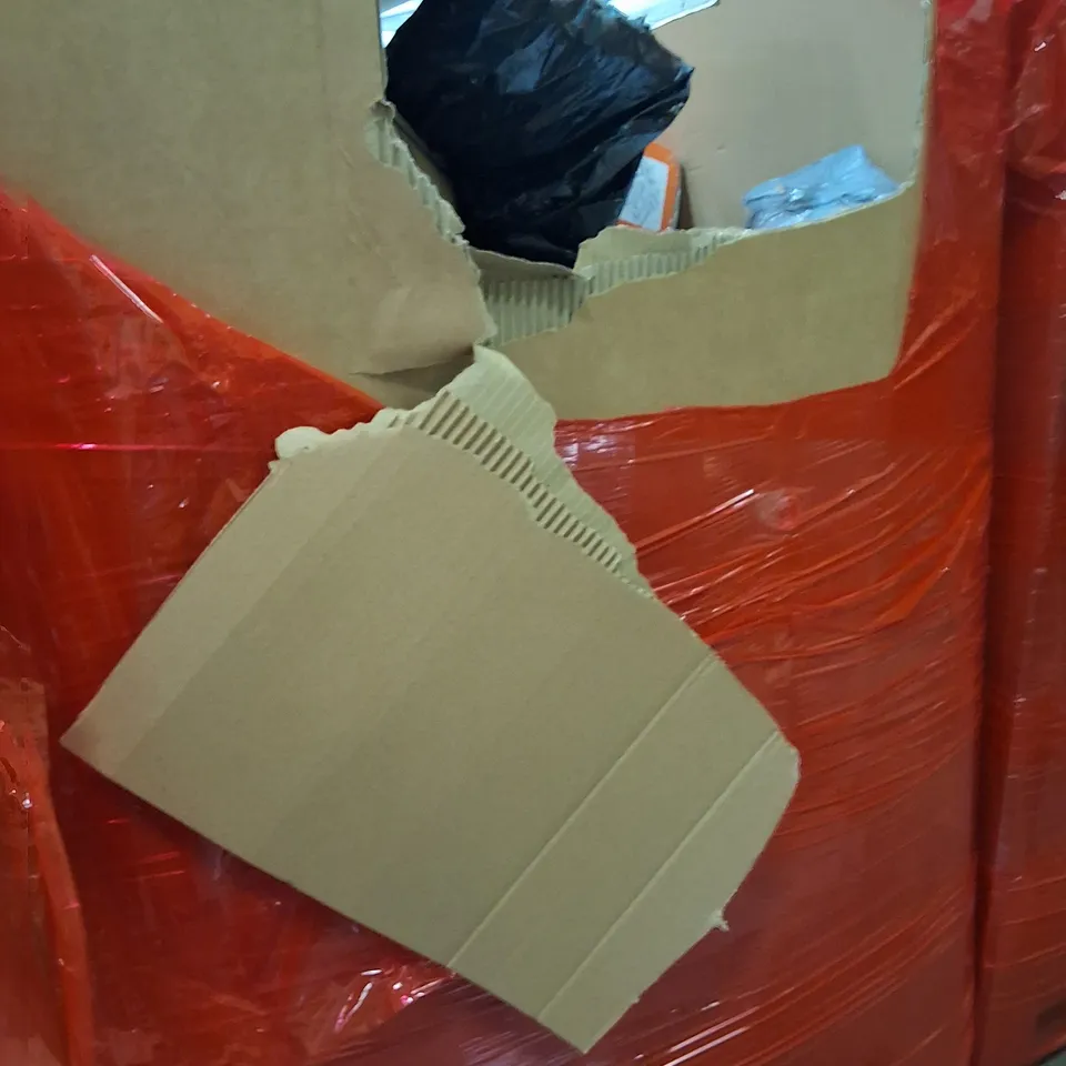 PALLET OF ASSORTED HOUSEHOLD ITEMS AND PRODUCTS TO INCLUDE;PRIVACY SCREEN,PHOTO FRAME