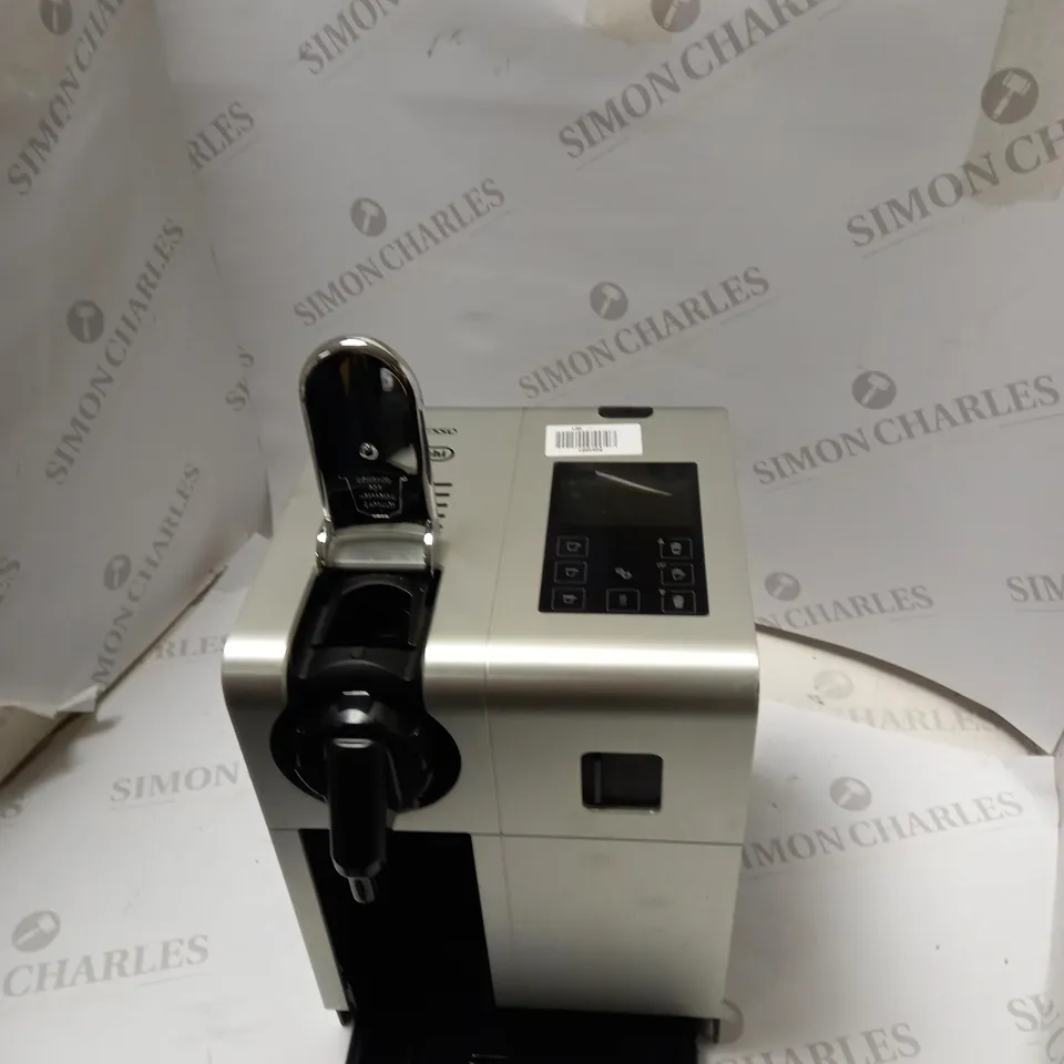 DELONGHI NESPRESSO MACHINE 