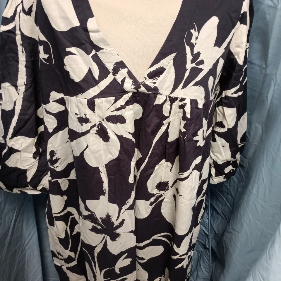 SEASALT CORNWALL WOMEN'S DRESS – NAVY/WHITE FLORAL, ORGANIC COTTON, UK 12 (EU 40, US 8)