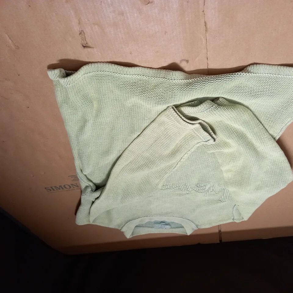 WIERD FISH GREEN KNITTED JUMPER SIZE L