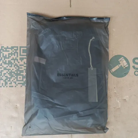 BAGGED ESSENTIALS FEAR OF GOD RELAXED SHORTS IN IRON SIZE SMALL