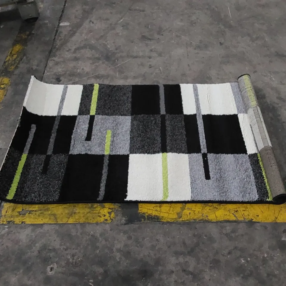 NUMUNE GEOMETRIC GREEN/BLACK RUG // SIZE: 80 X 150cm