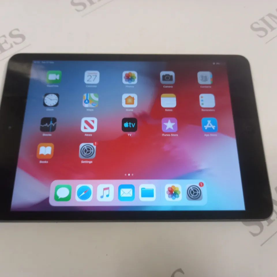 UNBOXED APPLE IPAD IN SILVER - A1489