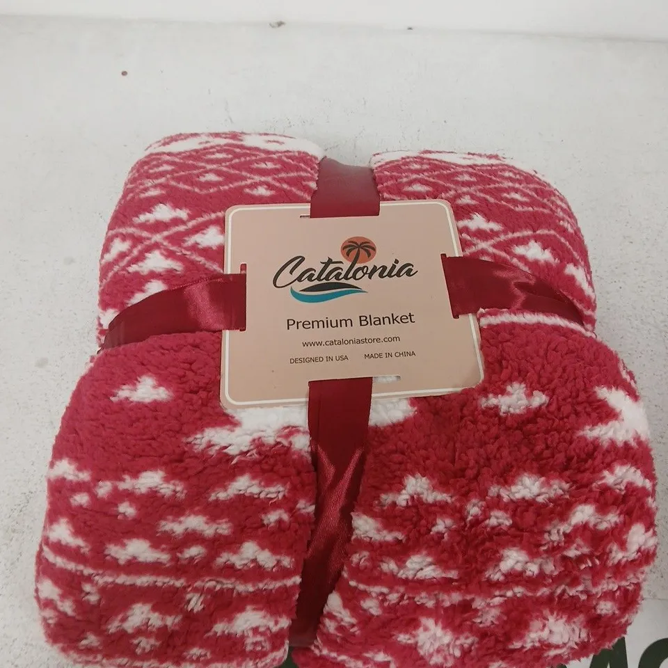 CATALONIA PREMIUM BLANKET - PLUSH RED AND WHITE THROW