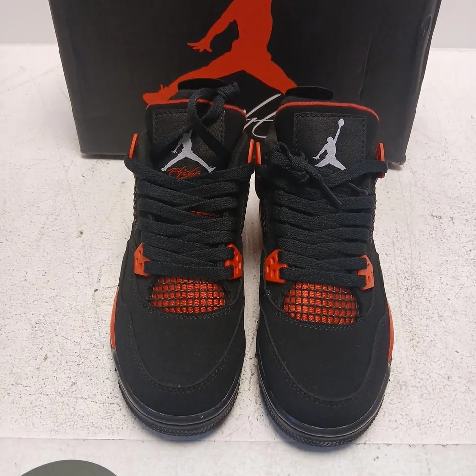 AIR JORDAN 4 RETRO – BLACK/RED, UK 5