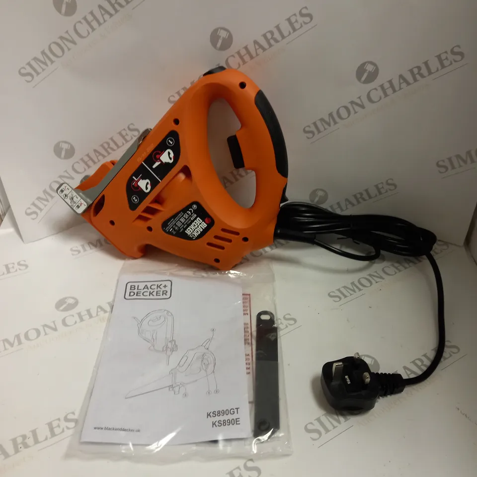 BOXED BLACK & DECKER 400W SCORPION ELECTRIC SAW