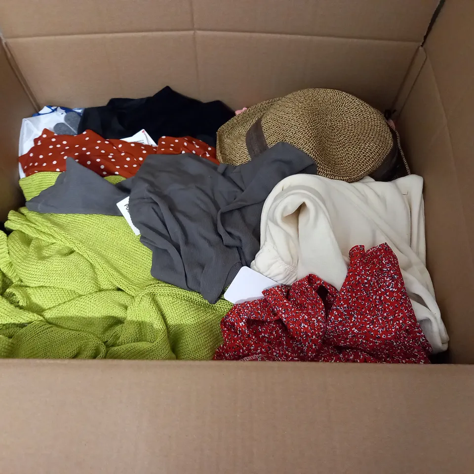 LARGE QUANTITY OF ASSORTED CLOTHING ITEMS TO INCLUDE PRINCIPLES, PULL & BEAR ANS H&M