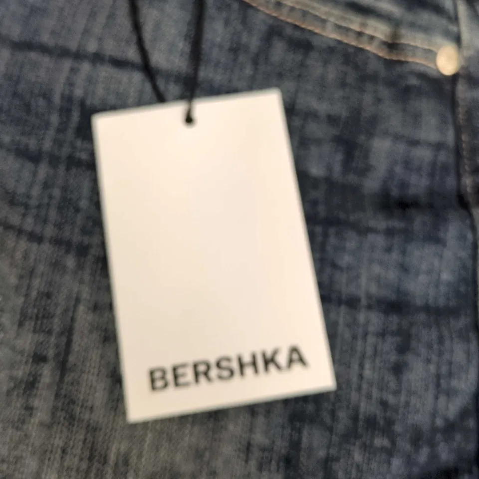 BERSHKA DENIM SHORTS, UK 10 (EU 38) – FRINGED HEM