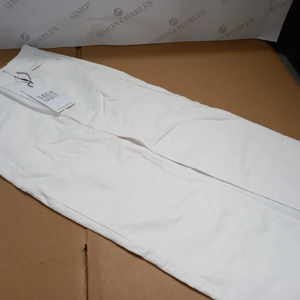 STRADIVARIUS MIDI SKIRT IN WHITE - UK 6