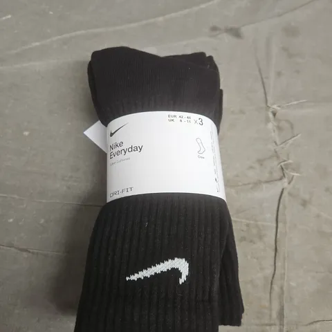 NIKE EVERYDAY COTTON CUSHIONED CREW SOCKS – DRI-FIT, BLACK, UK 8-11, 3-PACK