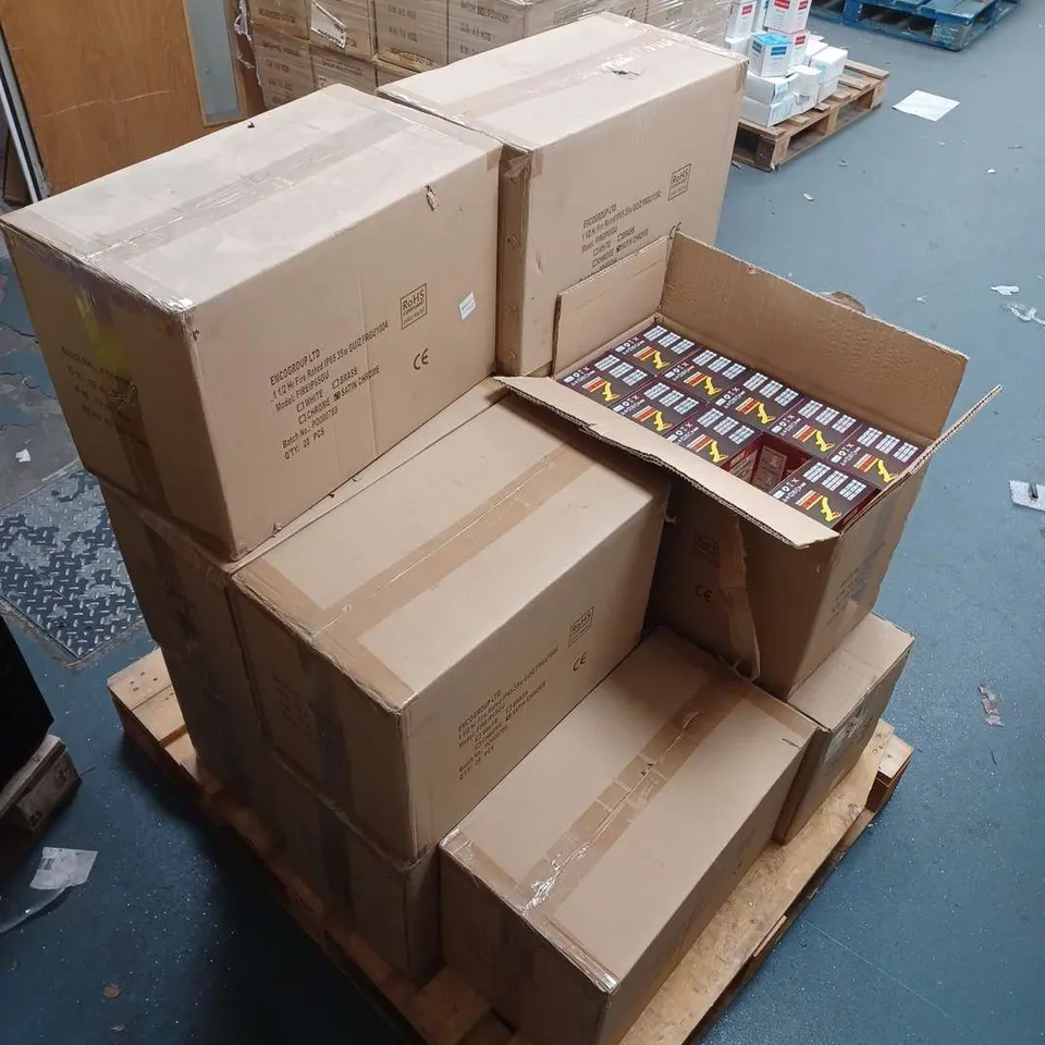 PALLET CONTAINING APPROXIMATELY 200 FIREBLOK FIREIP65GU SPOTLIGHTS IN SATIN SILVER 