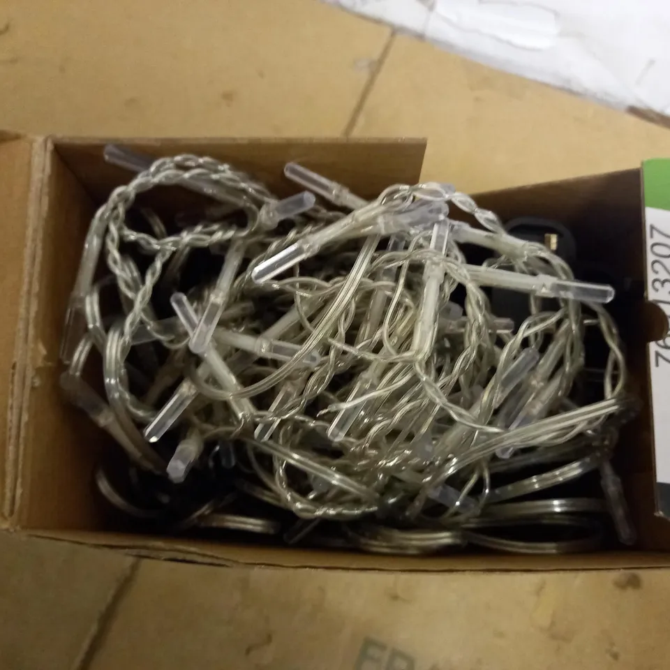 INDOOR AND OUTDOOR ICICLE LIGHTS WITH TIMER 200 ICE WHITE LEDS 