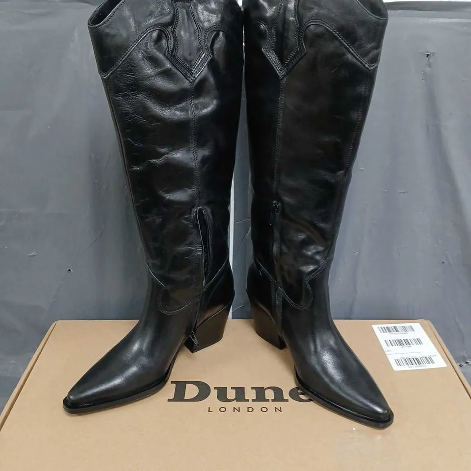 BOXED PAIR OF DUNE LONDON TENNESSEE LEATHER KNEE-HIGH WESTERN BOOT IN BLACK SIZE 7