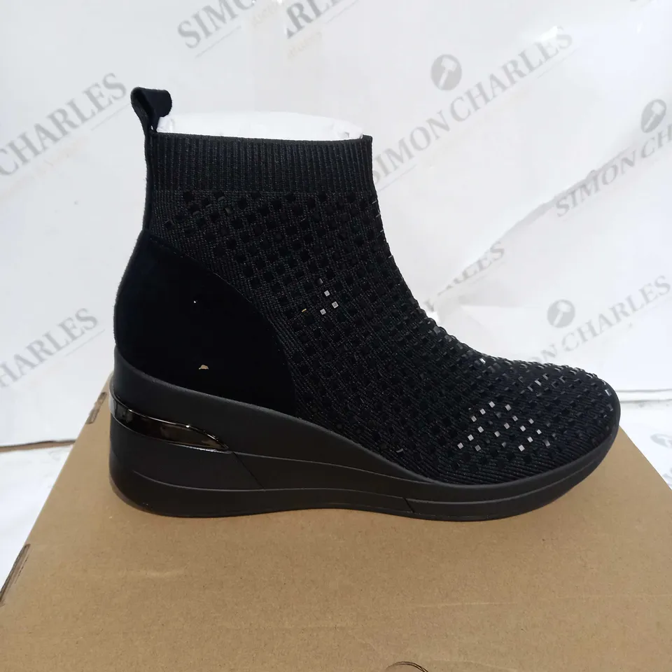 DUNE ENVY EMBELLISHED KNITTED BLACK BOOTS - SIZE 5