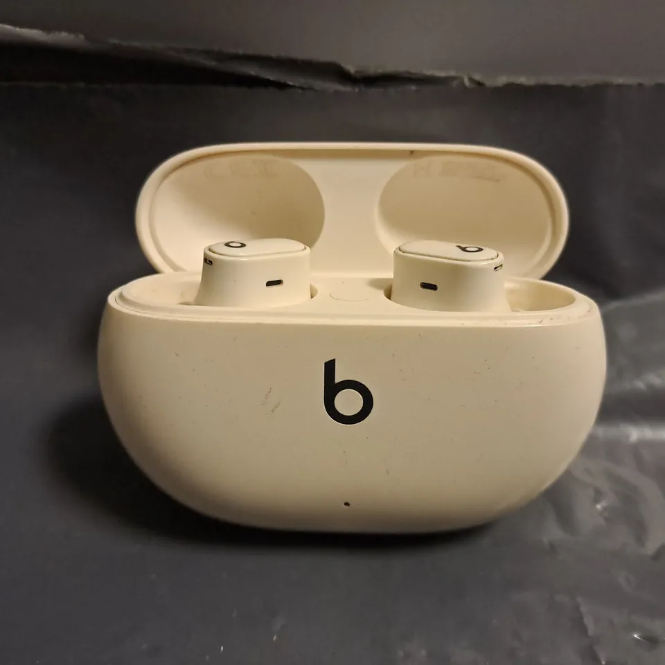 BEATS STUDIO BUDS IN BEIGE