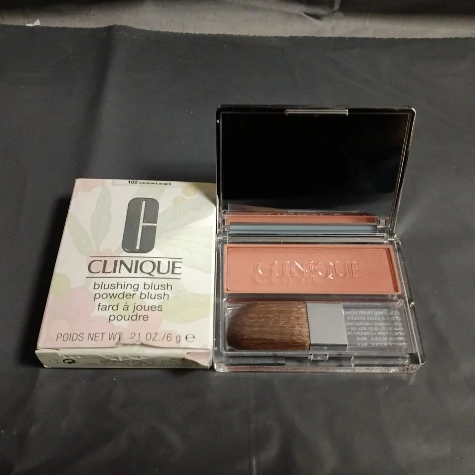 CLINIQUE BLUSHING BLUSH POWDER BLUSH – INNOCENT PEACH (102)