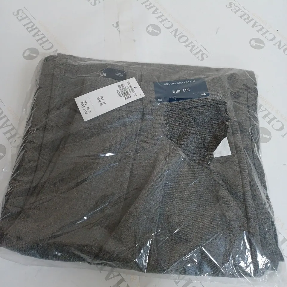 HOLLISTER WIDE LEG PANTS SIZE M