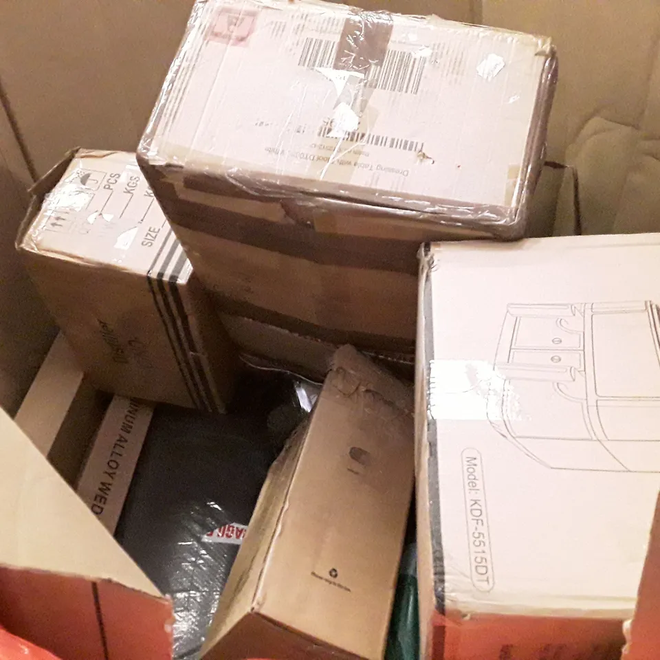 PALLET OF ASSORTED PRODUCTS INCLUDING AIR FRYER, KITCHEN FAUCET, GREENHOUSE, INDUCTION HOB, SHELVING UNIT, DRESSING TABLE