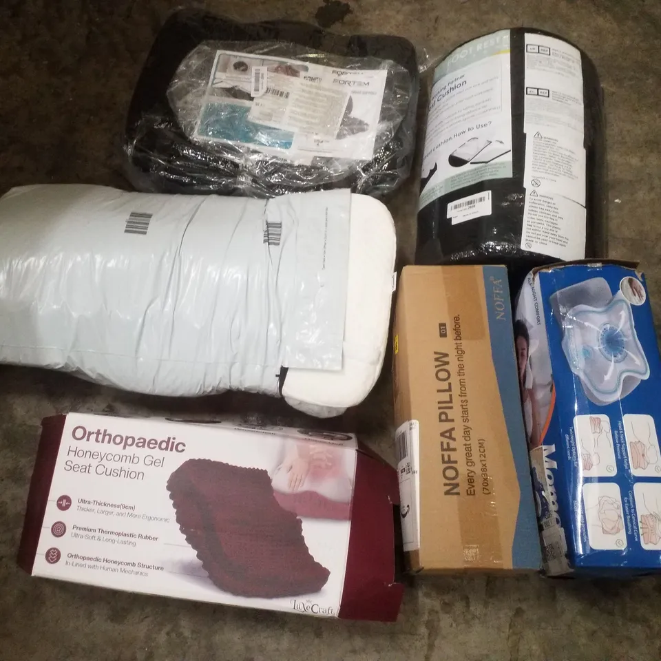 PALLET CONTAINING ASSORTED PILLOWS & CUSHIONS