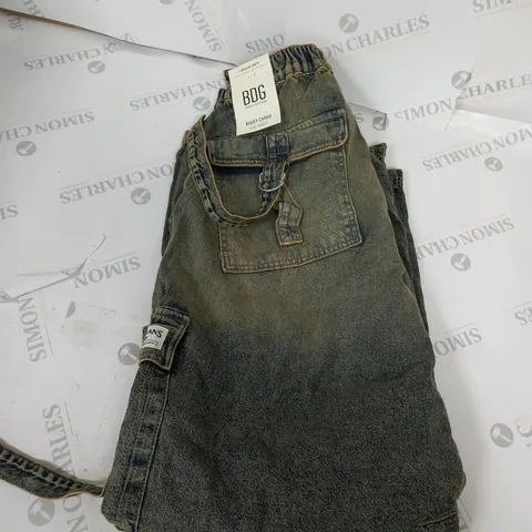 BDG BAGGY CARGO JEANS SIZE S
