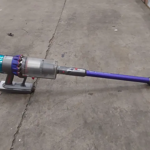 DYSON GEN5DETECT ABSOLUTE CORDLESS VACUUM CLEANER - MISSING BRUSH HEAD