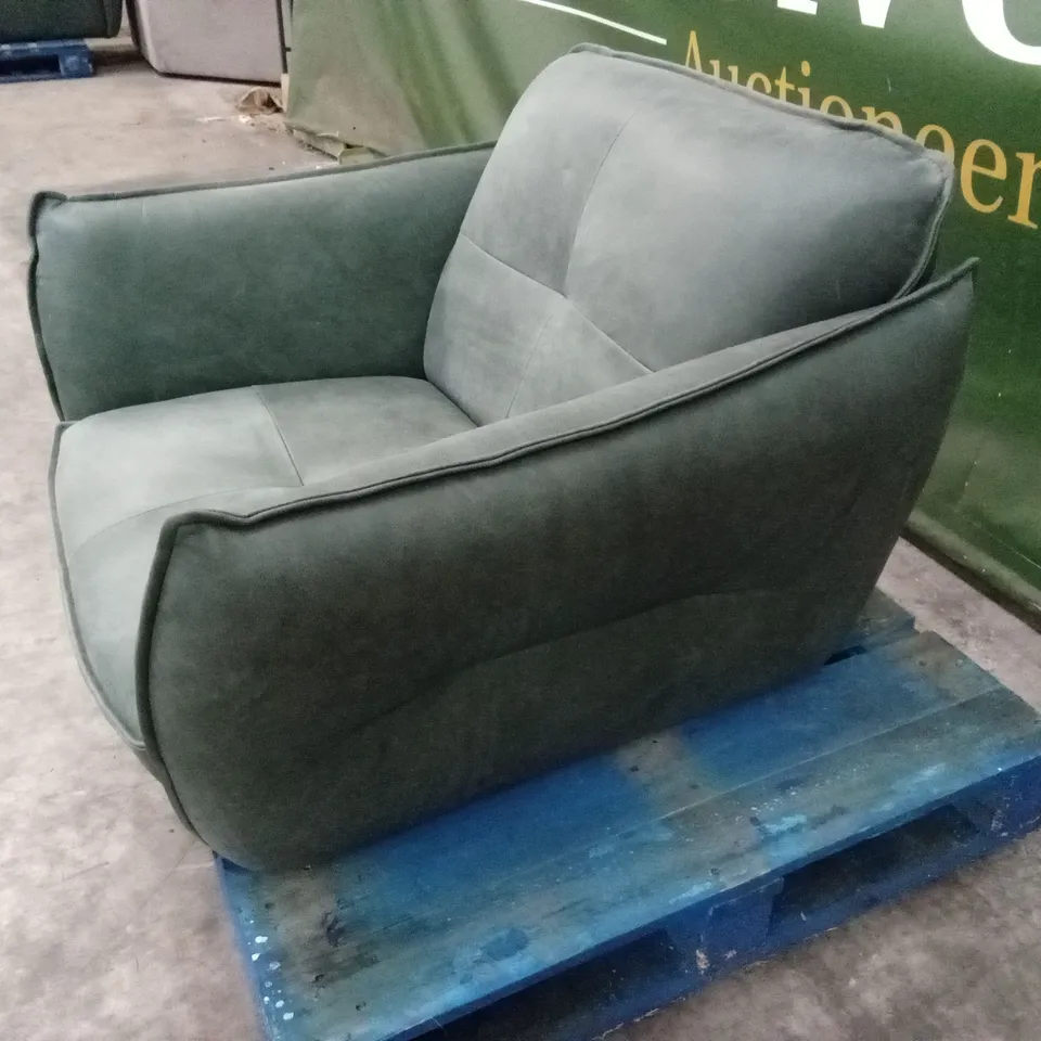 QUALITY DESIGNER ITALIAN MADE SEVILLE LEATHER ARMCHAIR
