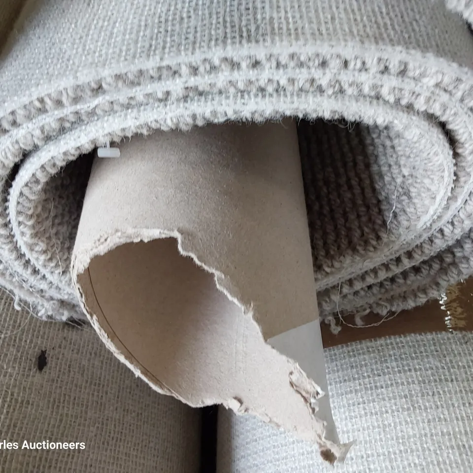 ROLL OF QUALITY BEACHCOMBER DUNE SHINGLE CARPET APPROXIMATELY 5M × 2.07M