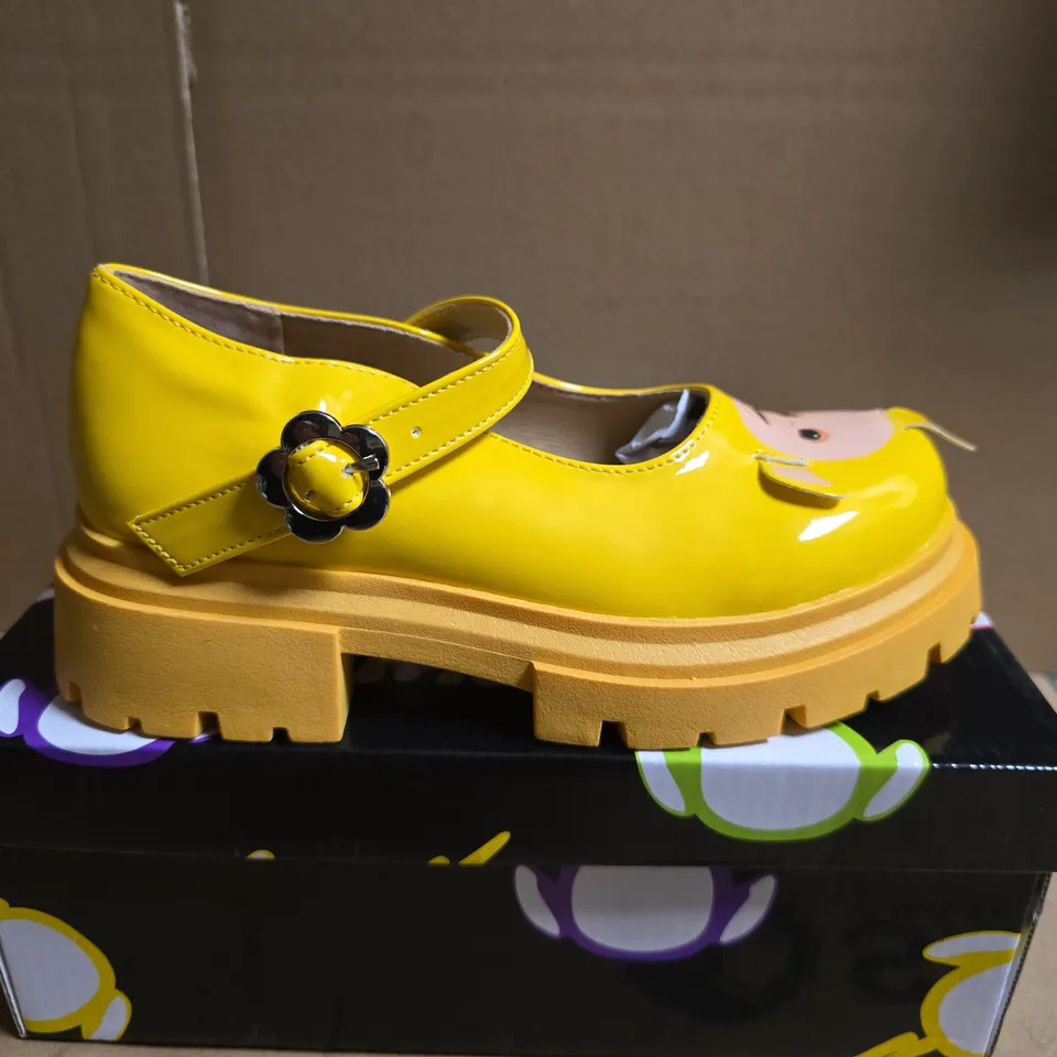 BOXED PAIR OF KOI LA LA TELETUBBIES KIDZ MARY JANES – YELLOW, UK 13K