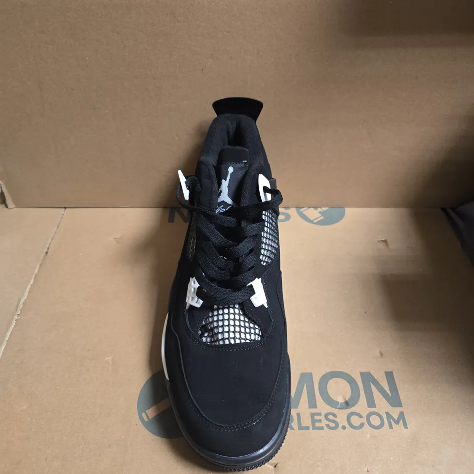 AIR JORDAN 4 RETRO TRAINERS – BLACK/WHITE, MEN'S UK 10