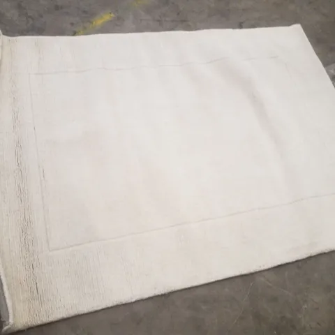 QUALITY DESIGNER AREA RUG - APPROXIMATELY 160X118CM