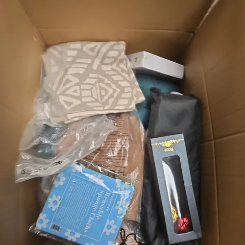 LARGE BOX OF APPROX 10 ASSORTED HOUSEHOLD ITEMS TO INCLUDE ARTIFICAL ROSE AND SPONGE CLOTHS - COLLECTION ONLY