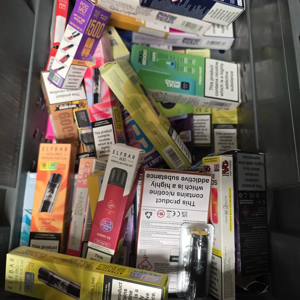 TOTE OF APPROXIMATEY 20 ASSORTED E-CIGARETTES AND ACCESSORIES TO INCLUDE - LOST MARY - PIXL - HAYATI - ETC