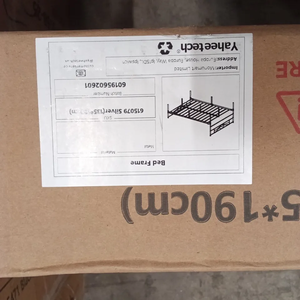 BOXED YAHEETECH BED FRAME SILVER (1 BOX)