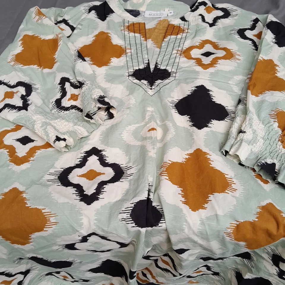 BOXED LOT OF APPROX 25 ITEMS OF LADIES CLOTHING TO INCLUDE TOPS, DRESSES AND PYJAMAS