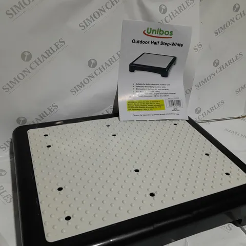 BOXED UNIBOS OUTDOOR HALF STEP - BLACK & WHITE