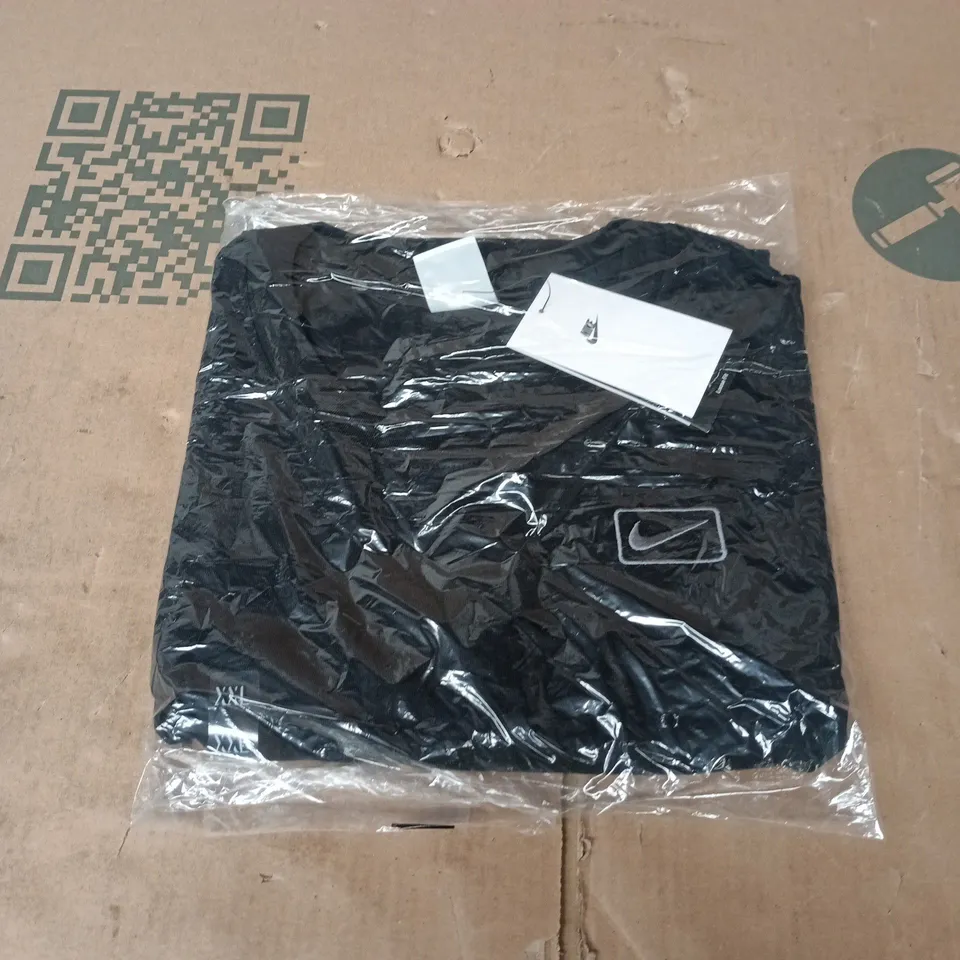 NIKE STREET TEE BLACK – MEN'S XXL – LOOSE FIT