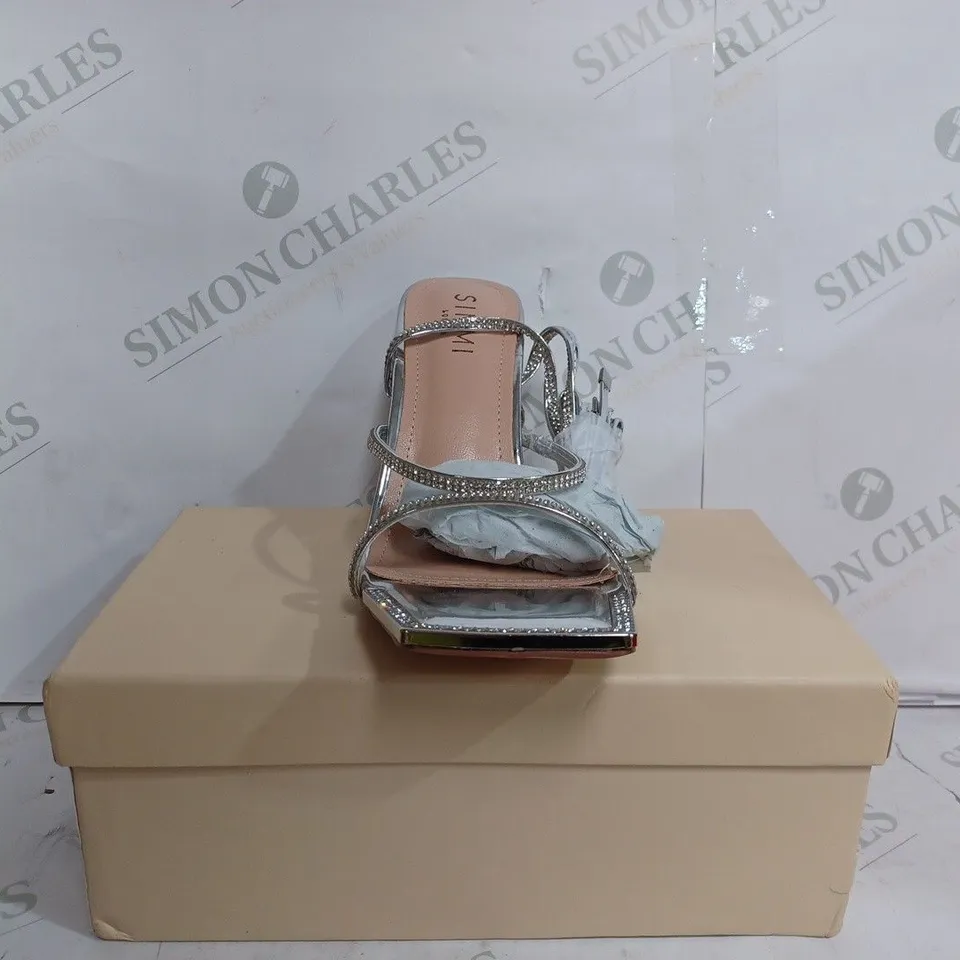 SIMMI LONDON SAMANTHA IGNITE IN SILVER - UK 5 
