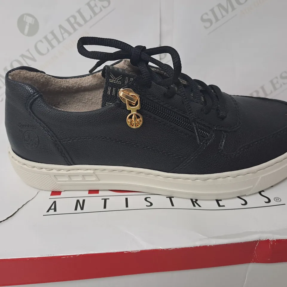 BOXED PAIR OF RIEKER CHUNKY SOLE ZIP TRAINERS IN BLACK SIZE 6