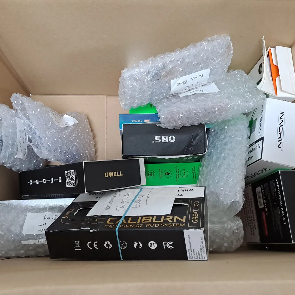 APPROXIMATELY 20 VAPES & E-CIGARETTES TO INCLUDE - VOOPOO DRAG S - VAPORESSO LUXE X PRO - VAPORESSO TARGET 80 ECT