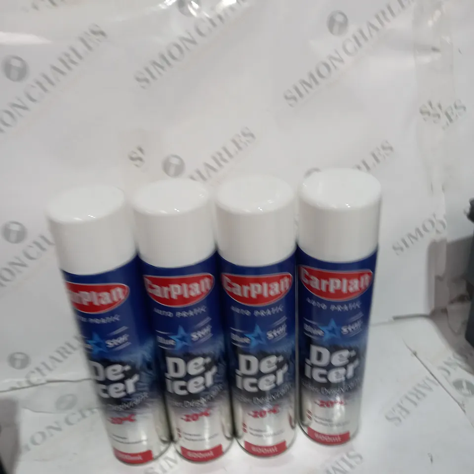 APPROXIMATELY 10 ASSORTED AEROSOL ITEMS TO INCLUDE - DE ICER - COLLECTION ONLY 